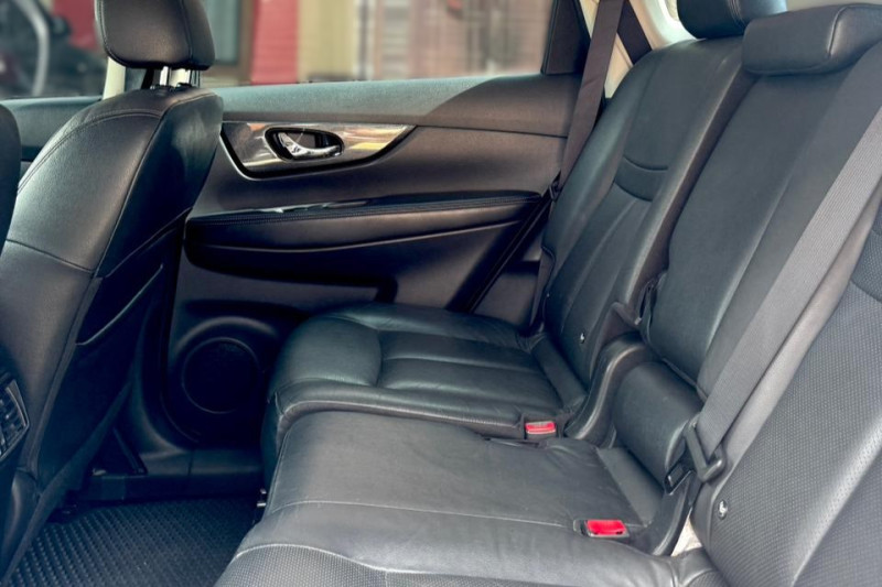 Mobil Bekas Nissan X-Trail 2.5 A/T 2016