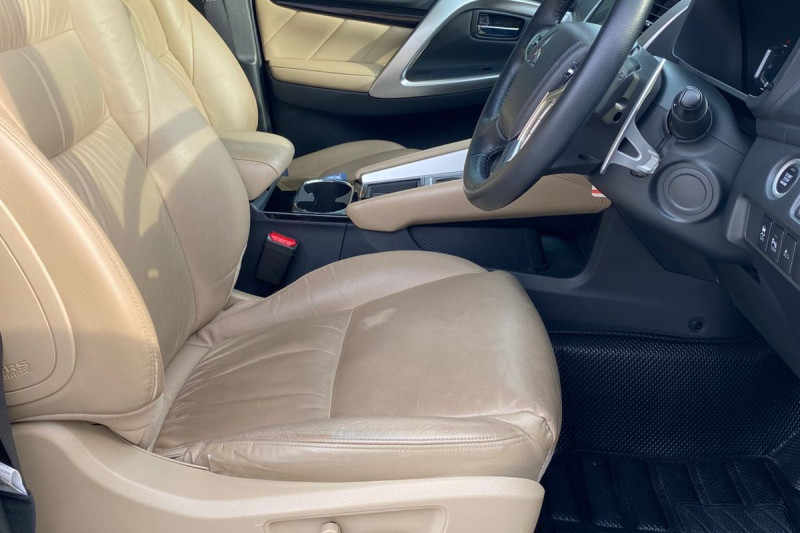 Mobil Bekas Mitsubishi Pajero Sport Dakar Ultimate 4x2 A/T 2022